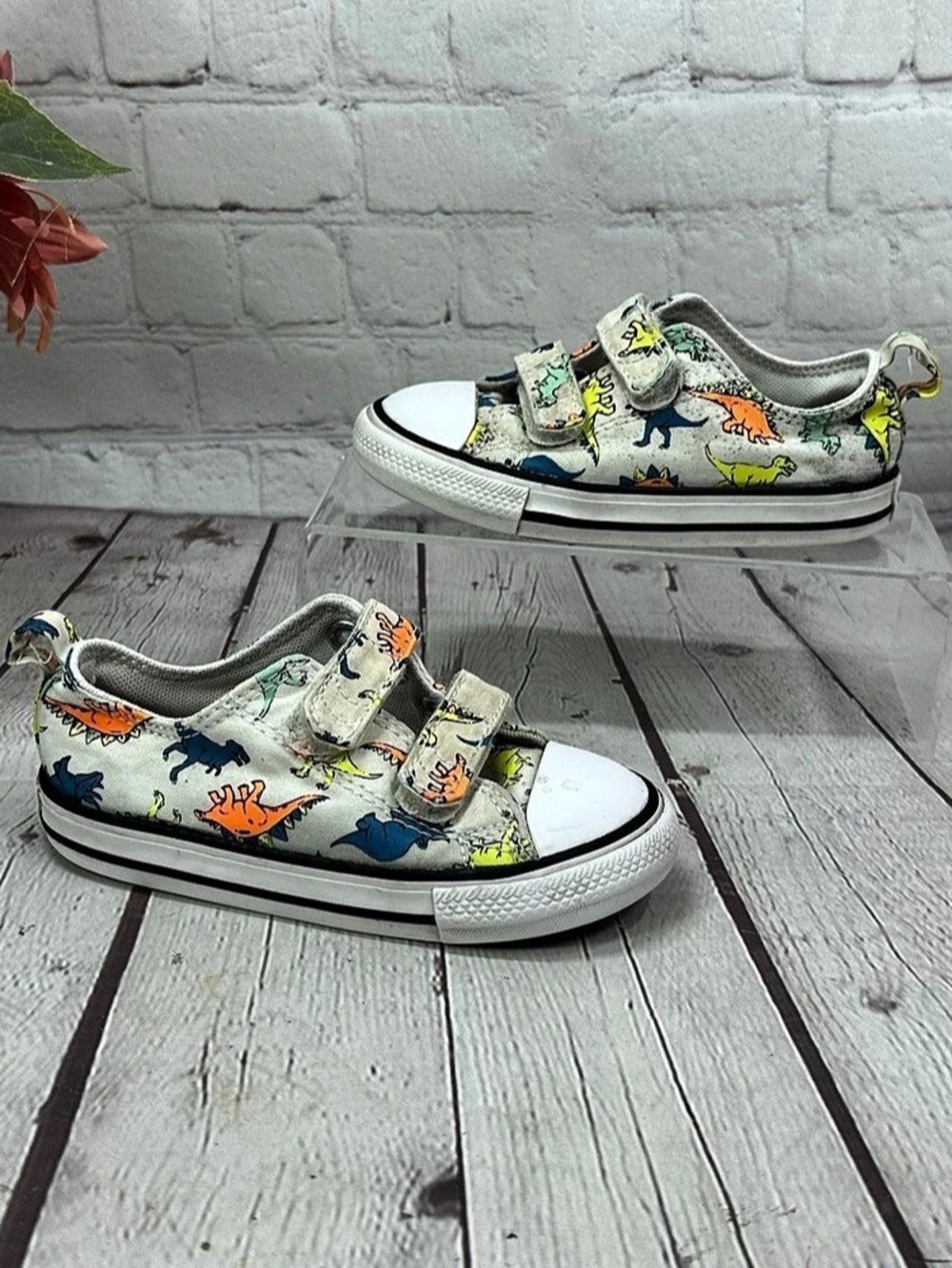 Converse dinoverse All Star Dinosaur Sneakers toddler 8 streetwear neon low top